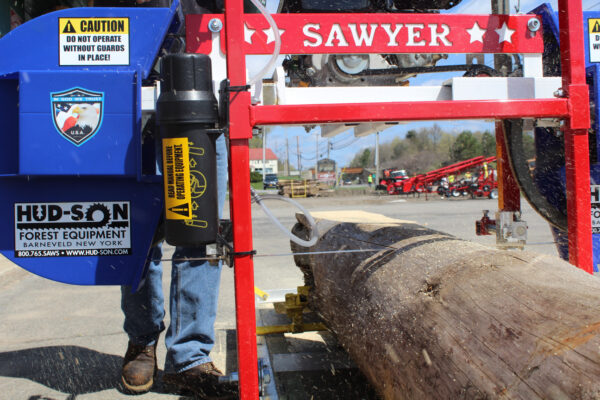 Hud-son sawyer portable saw mill cutting